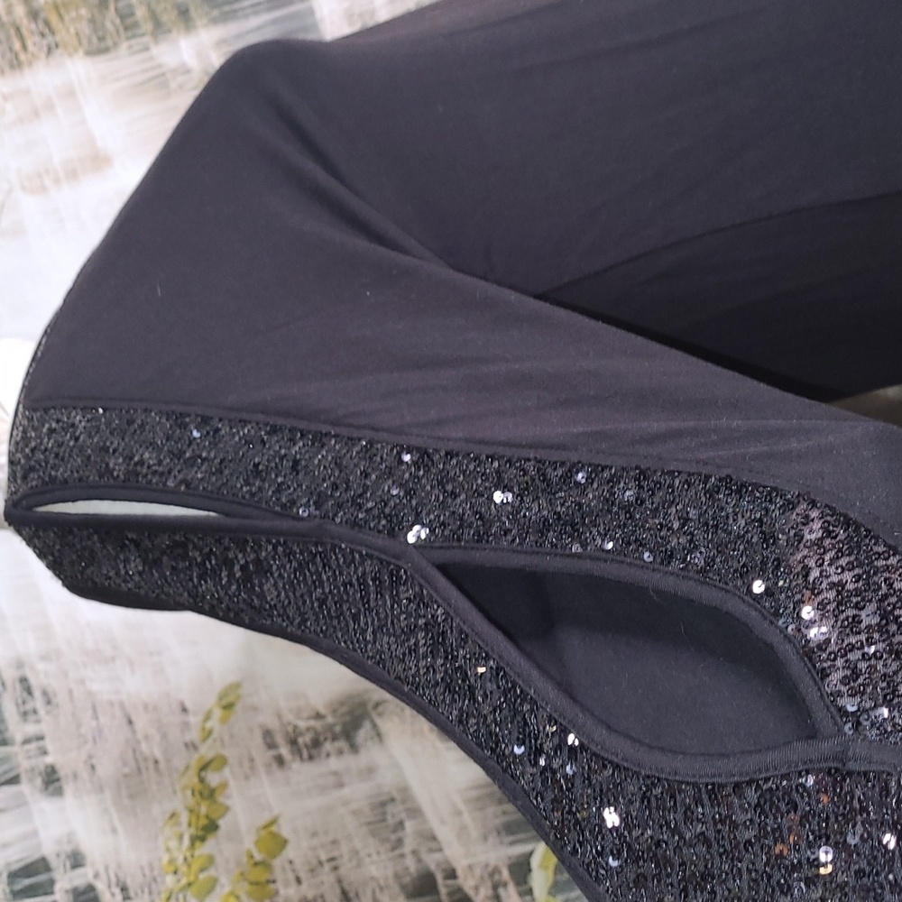 Cable & Gage Womens Medium luxurious black sequin blouse open shoulders - Picture 2 of 8